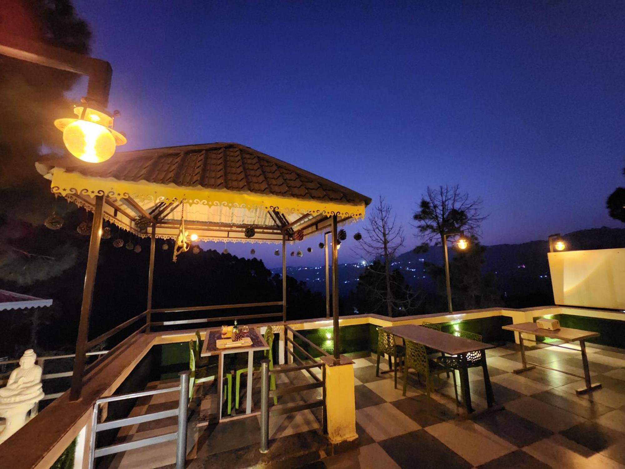 Pine Valley Resort Kasauli Eksteriør billede