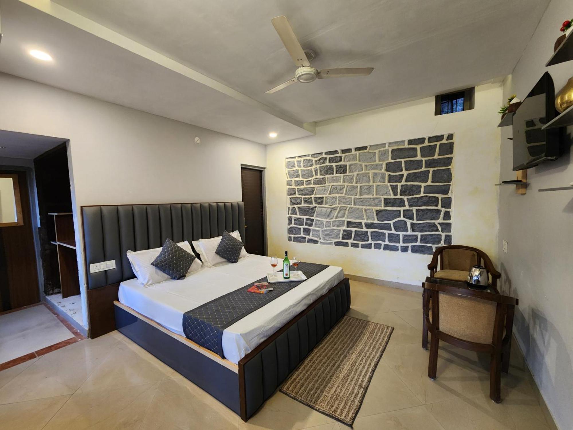 Pine Valley Resort Kasauli Eksteriør billede