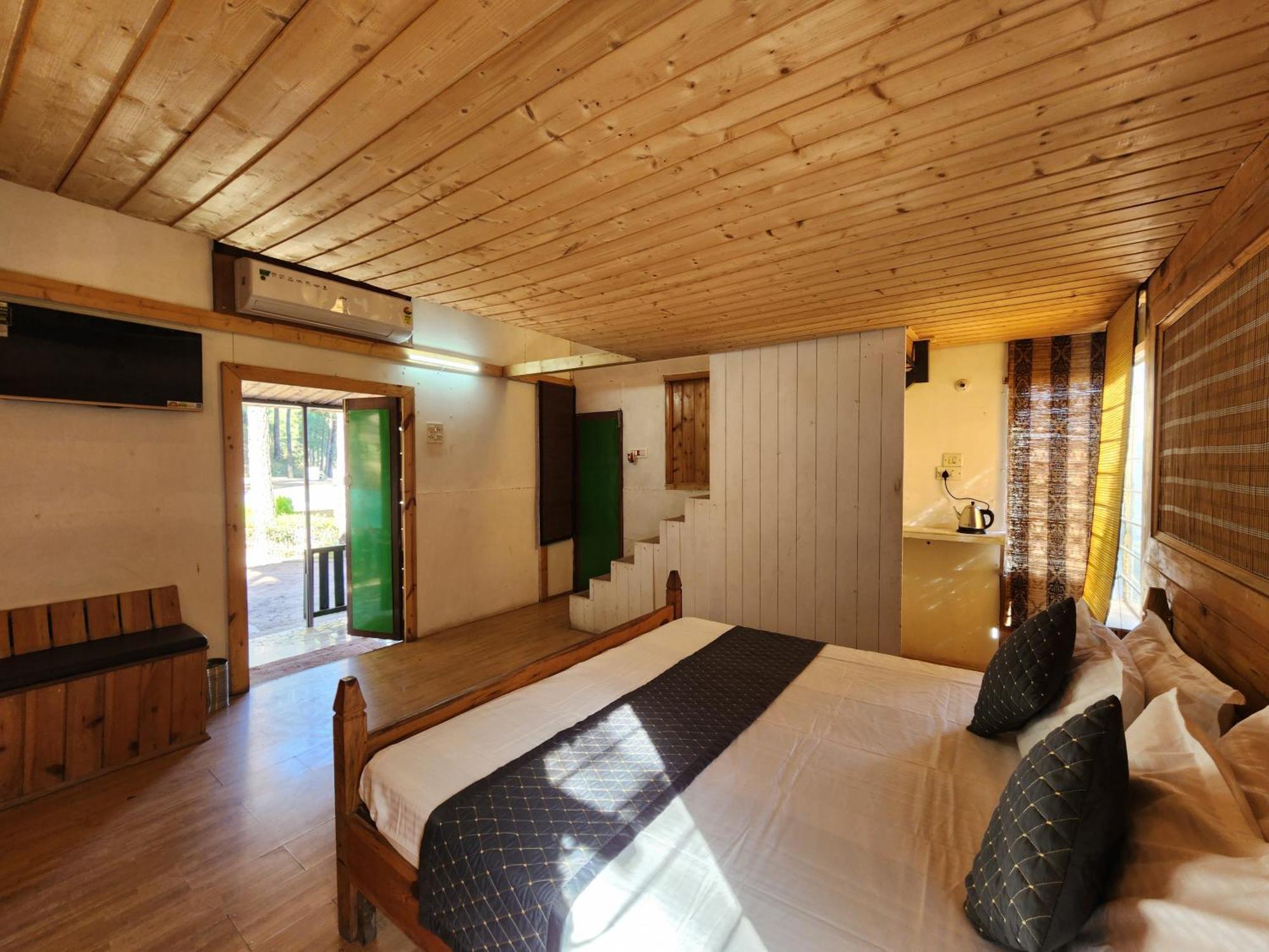 Pine Valley Resort Kasauli Eksteriør billede