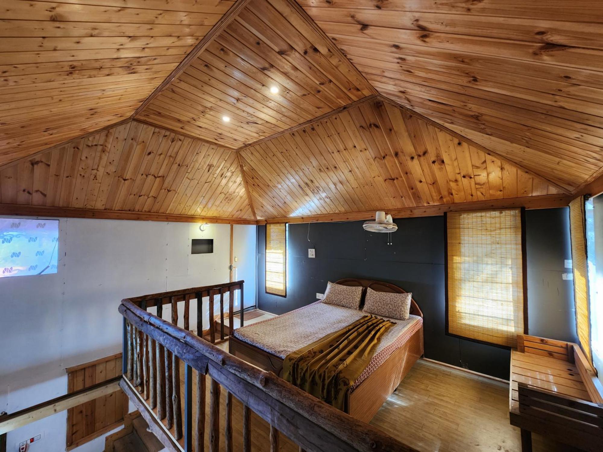 Pine Valley Resort Kasauli Eksteriør billede