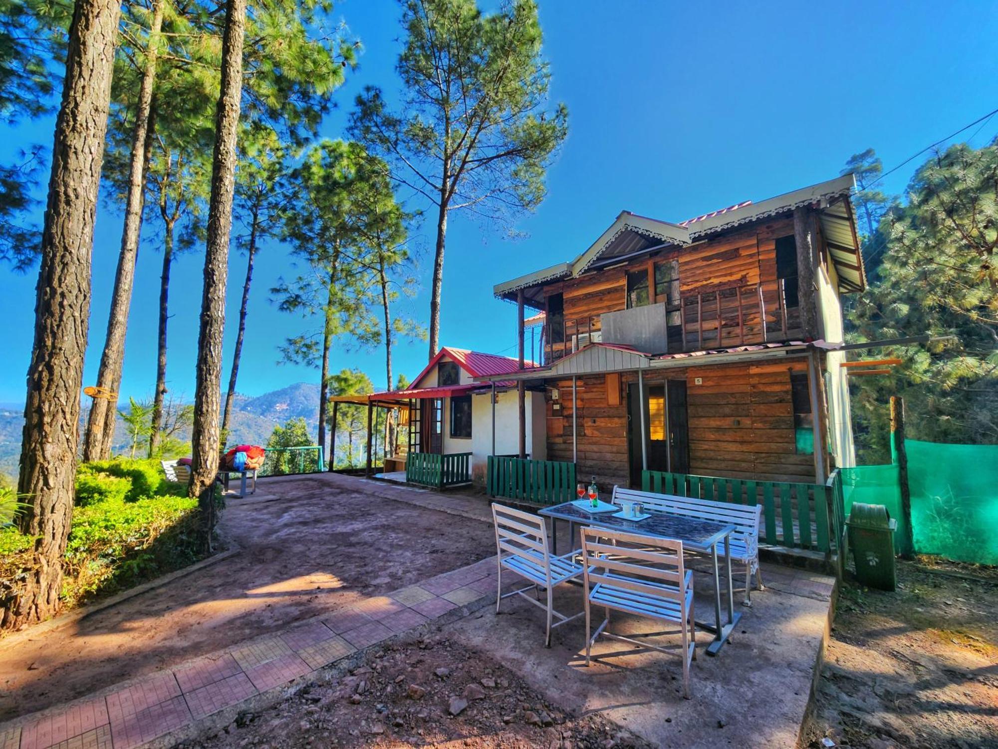 Pine Valley Resort Kasauli Eksteriør billede