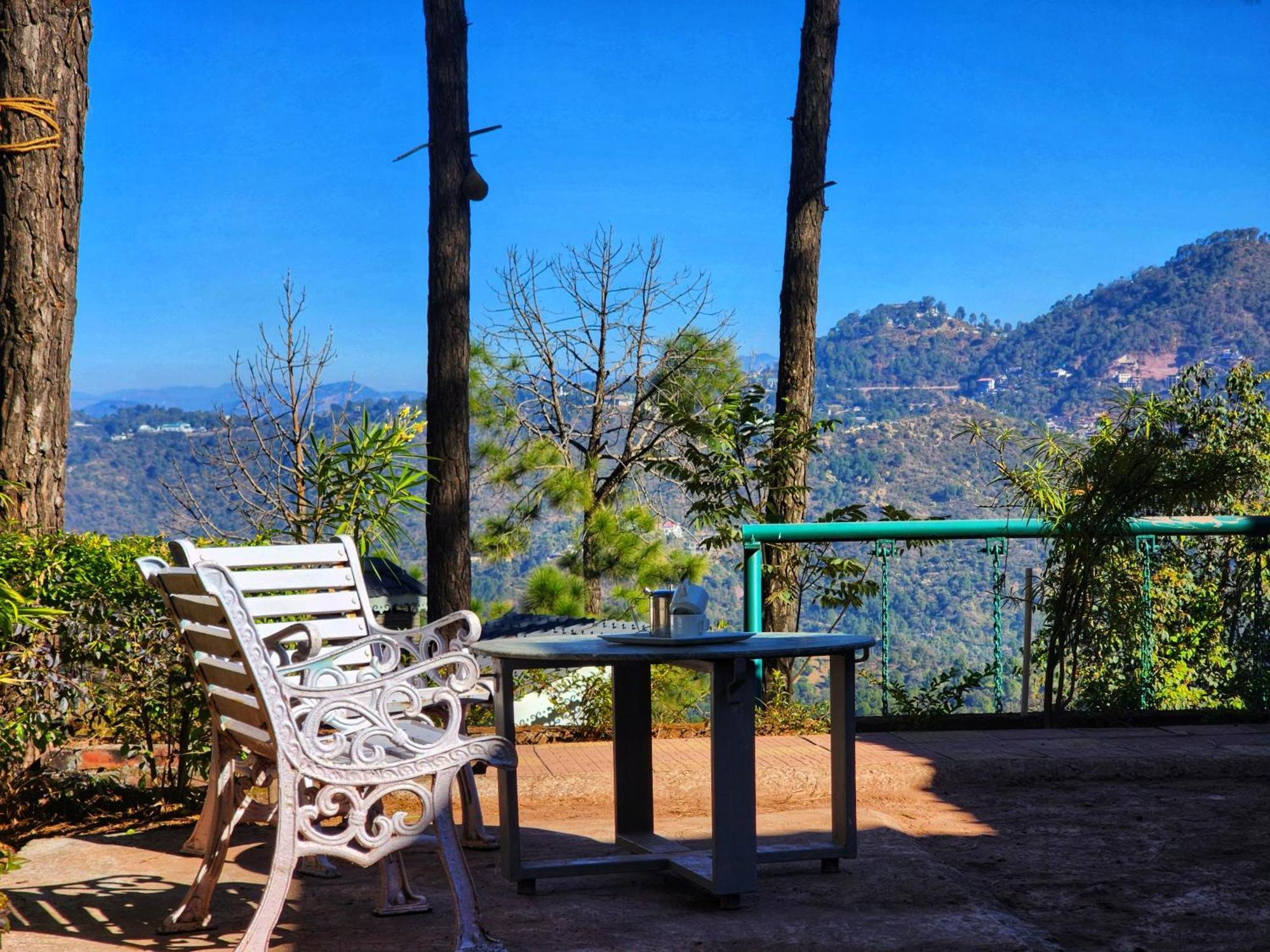 Pine Valley Resort Kasauli Eksteriør billede